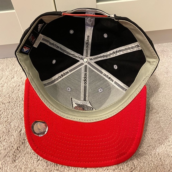 Adidas “Portland Trailblazers” hat - Picture 4 of 6